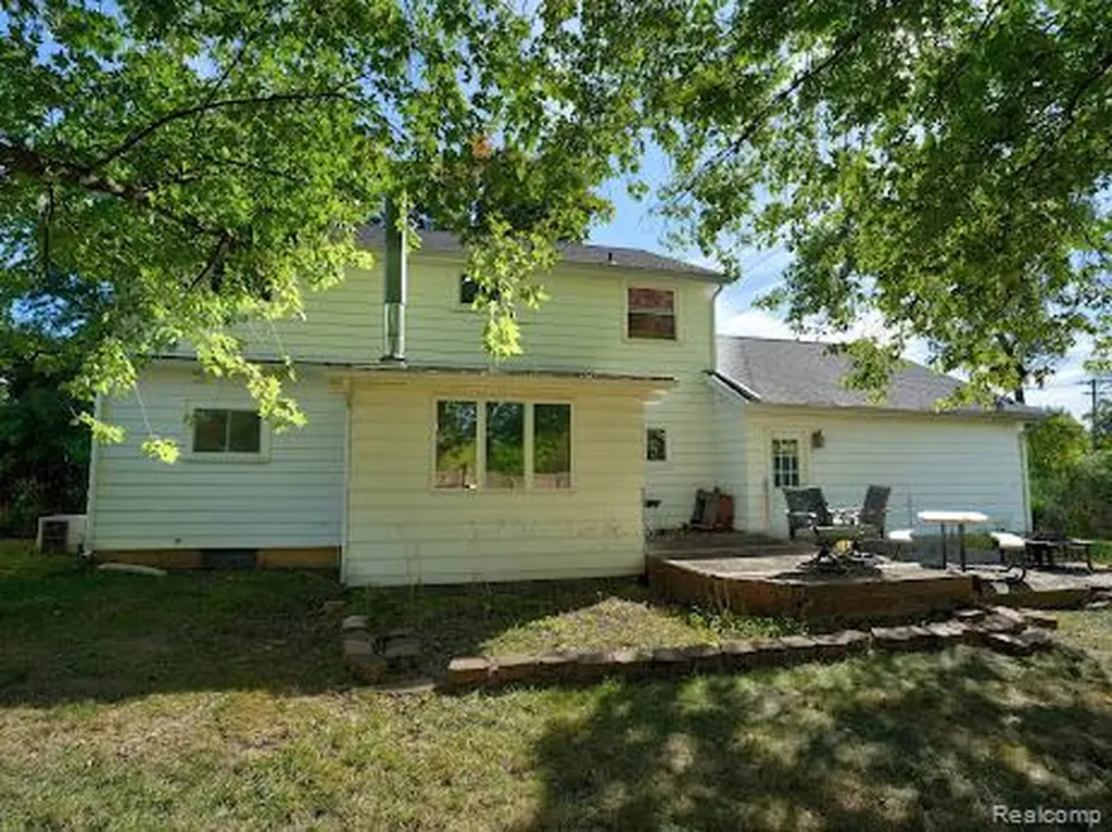 2496 Ketzler Drive Flint Charter Township MI 48507