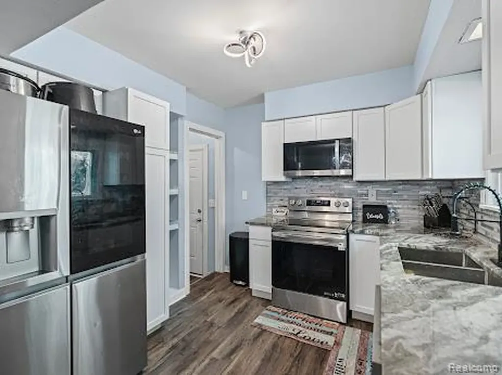 2496 Ketzler Drive Flint Charter Township MI 48507