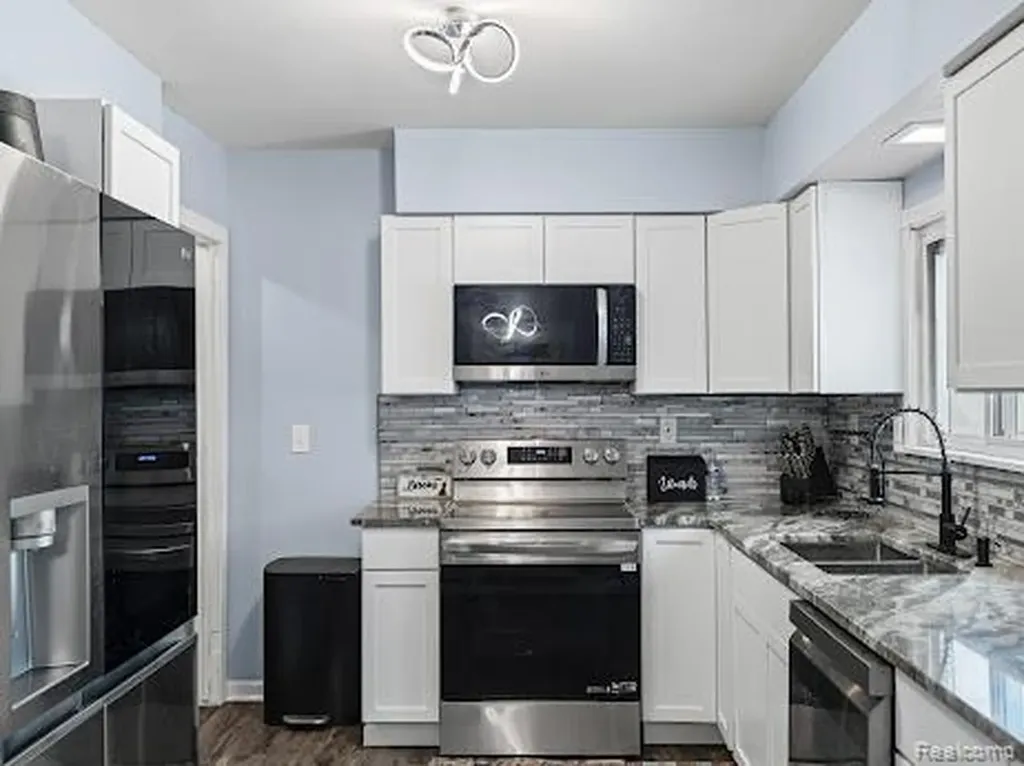 2496 Ketzler Drive Flint Charter Township MI 48507