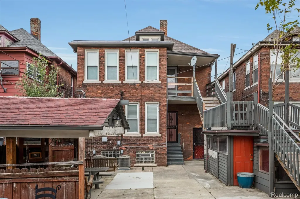 310 Hendrie Street Detroit City MI 48202
