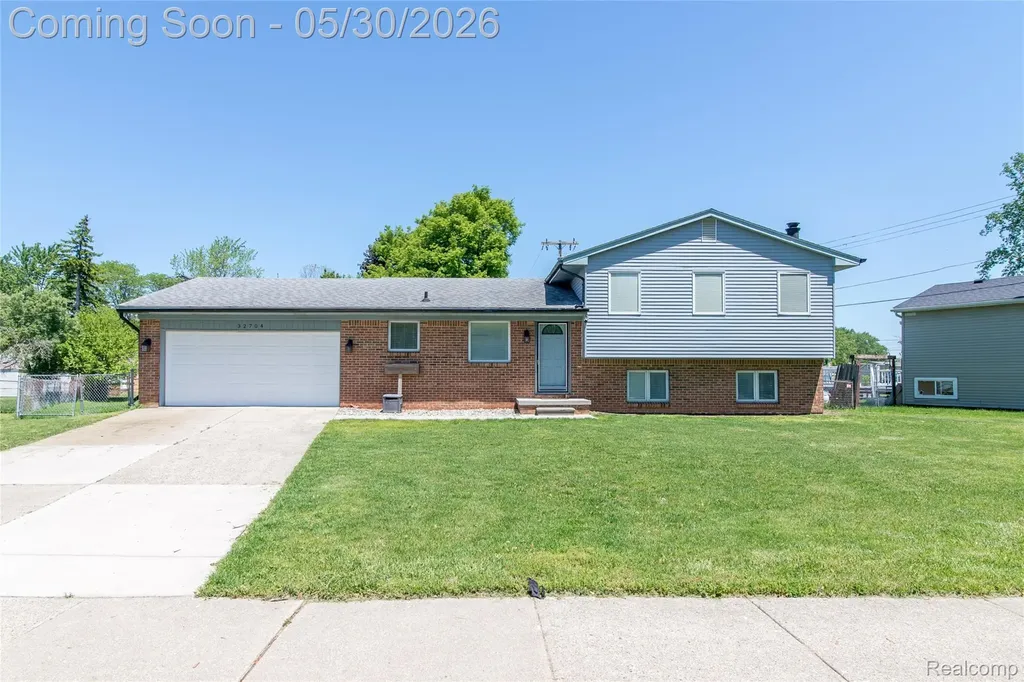 32704 Ann Arbor Trail Westland City MI 48185