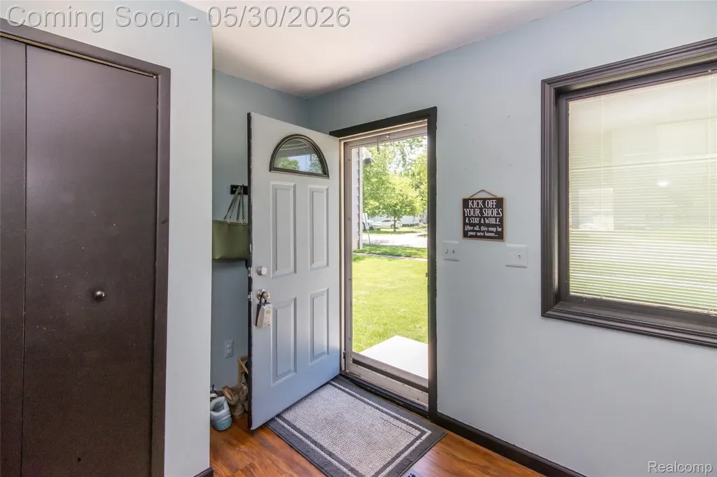 32704 Ann Arbor Trail Westland City MI 48185