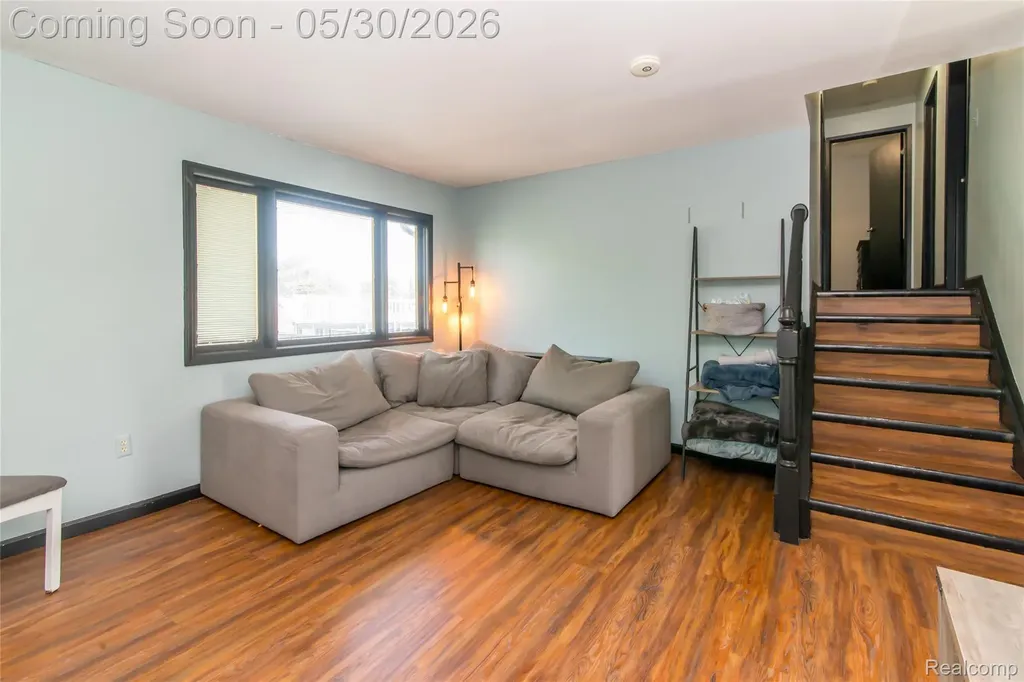32704 Ann Arbor Trail Westland City MI 48185