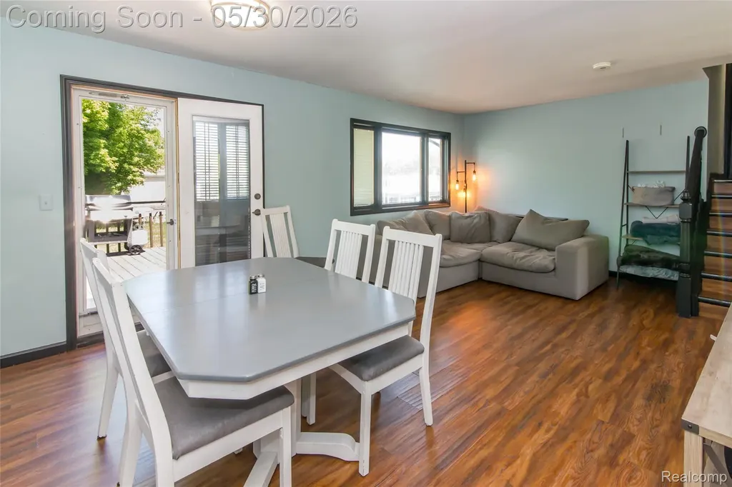 32704 Ann Arbor Trail Westland City MI 48185