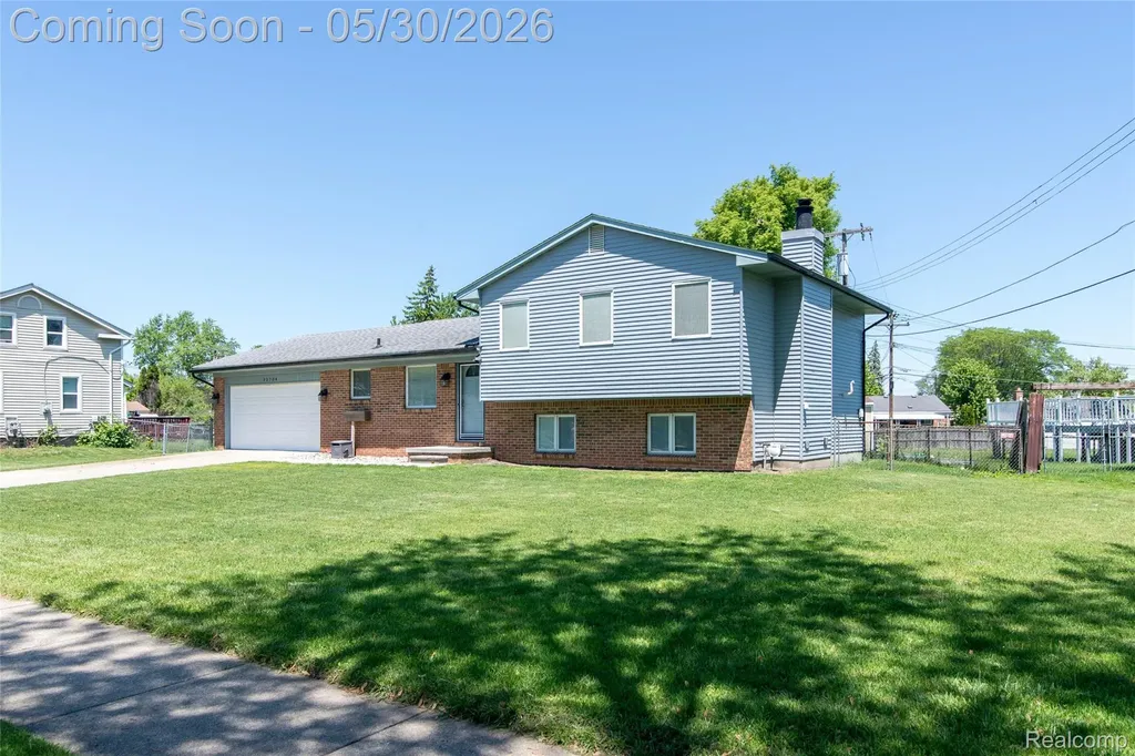 32704 Ann Arbor Trail Westland City MI 48185