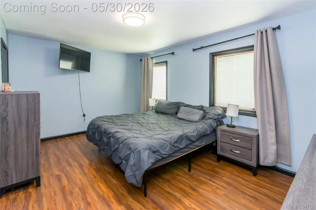 32704 Ann Arbor Trail Westland City MI 48185