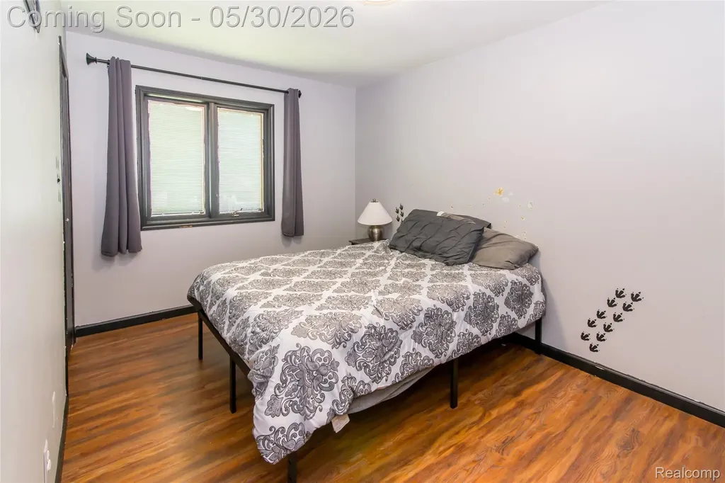 32704 Ann Arbor Trail Westland City MI 48185
