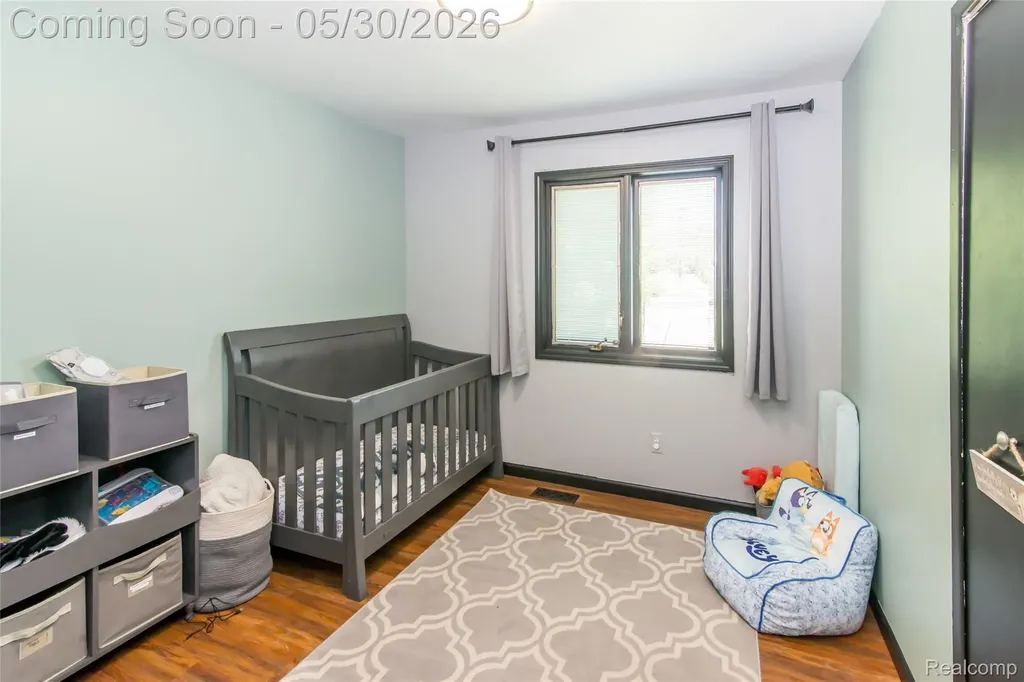 32704 Ann Arbor Trail Westland City MI 48185