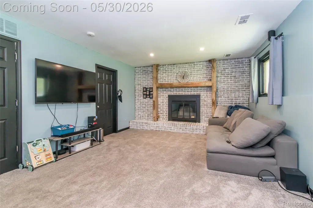 32704 Ann Arbor Trail Westland City MI 48185