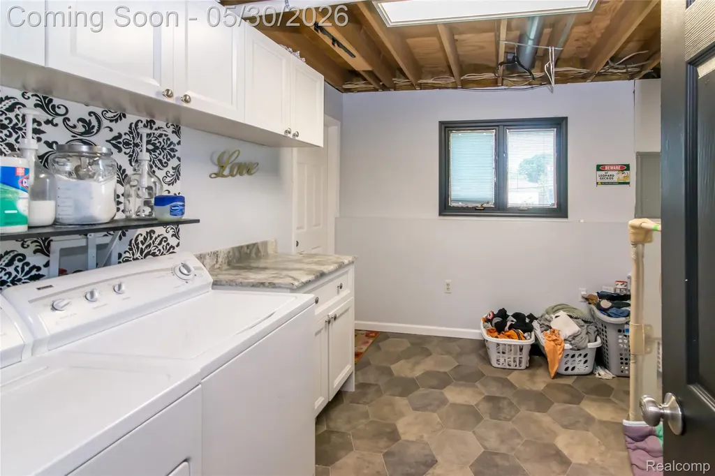 32704 Ann Arbor Trail Westland City MI 48185