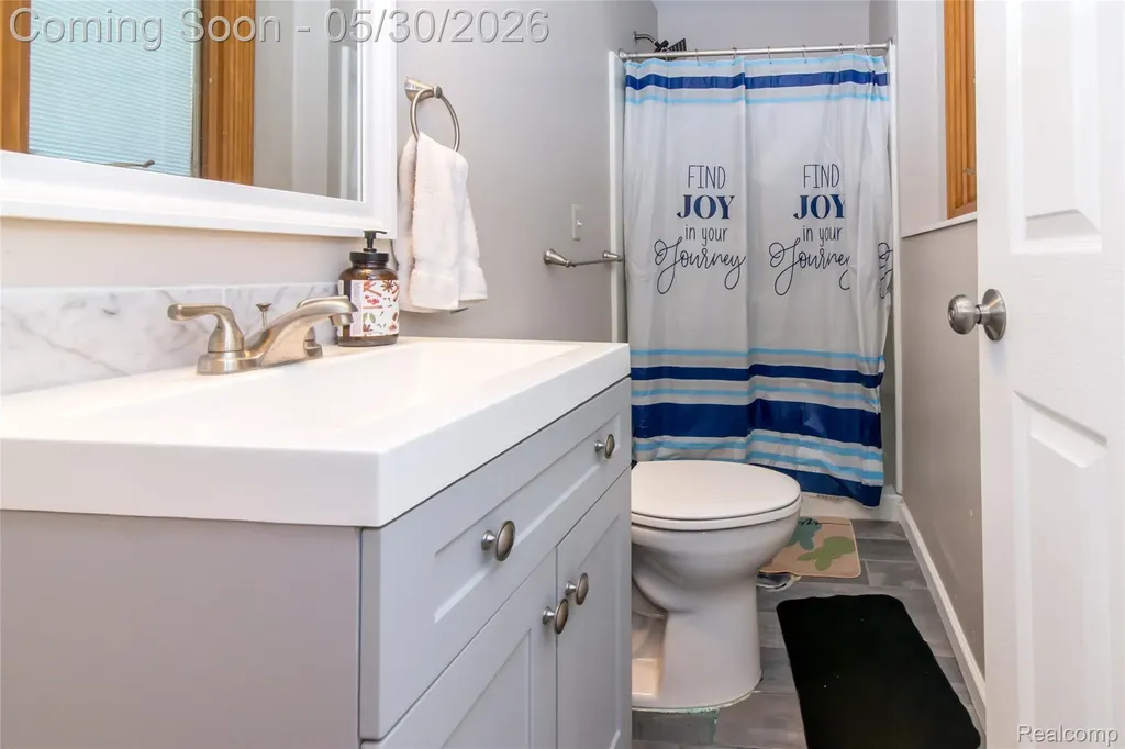 32704 Ann Arbor Trail Westland City MI 48185