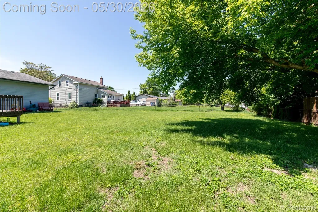 32704 Ann Arbor Trail Westland City MI 48185