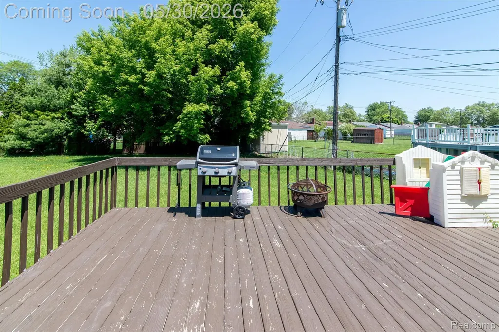 32704 Ann Arbor Trail Westland City MI 48185