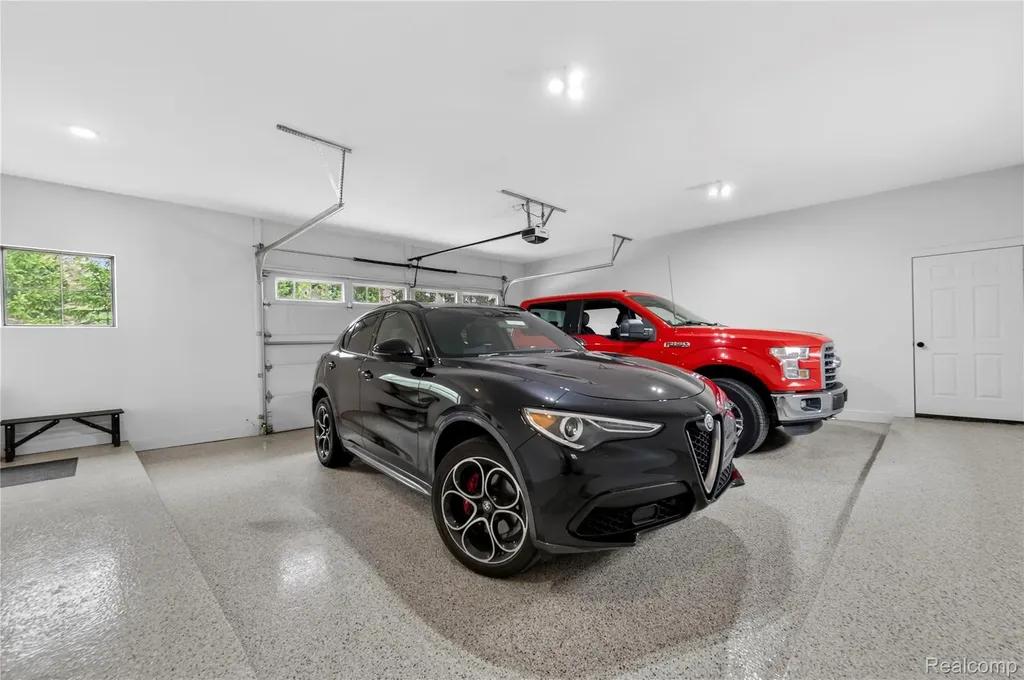 8439 Holcomb Road Independence Charter Township MI 48348