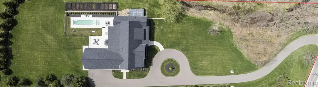 8439 Holcomb Road Independence Charter Township MI 48348