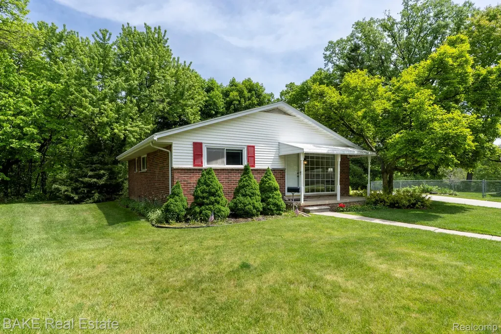 800 Parkview Drive Plymouth City MI 48170