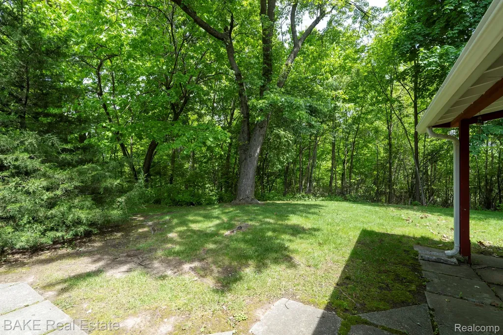 800 Parkview Drive Plymouth City MI 48170