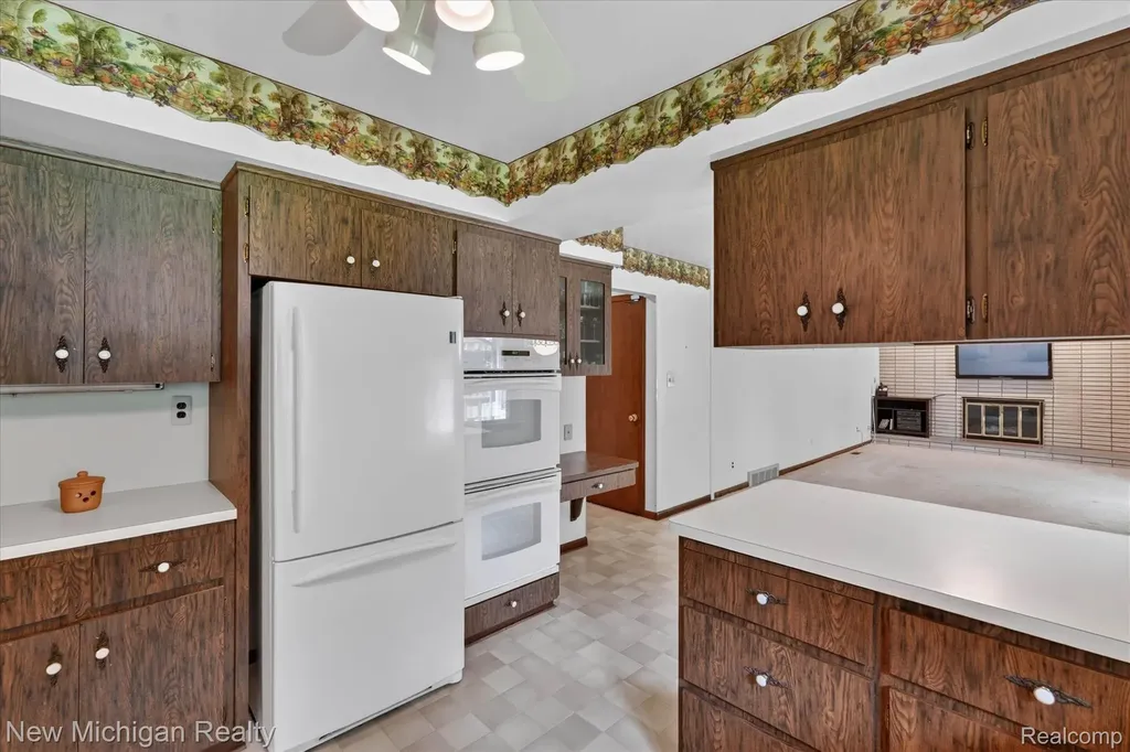 1325 Pine Grove Lane Milford Charter Township MI 48381