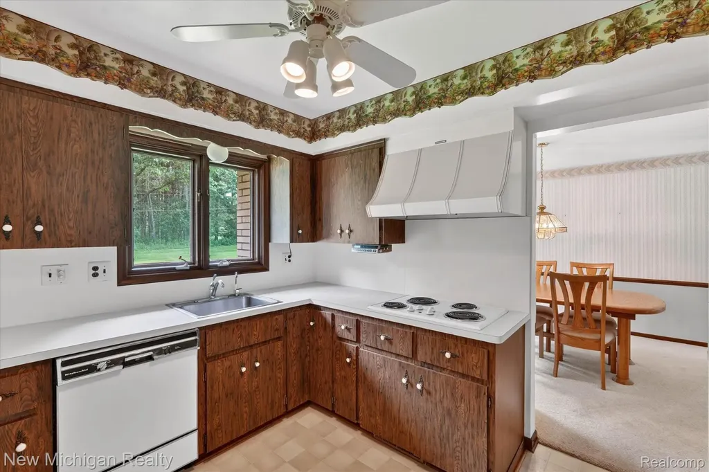 1325 Pine Grove Lane Milford Charter Township MI 48381