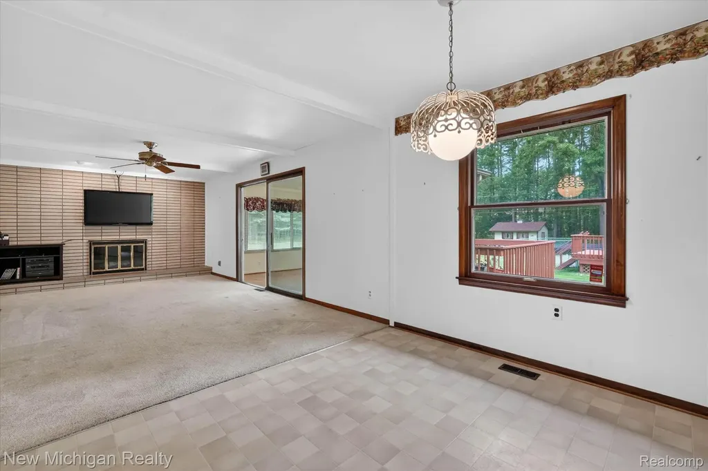 1325 Pine Grove Lane Milford Charter Township MI 48381