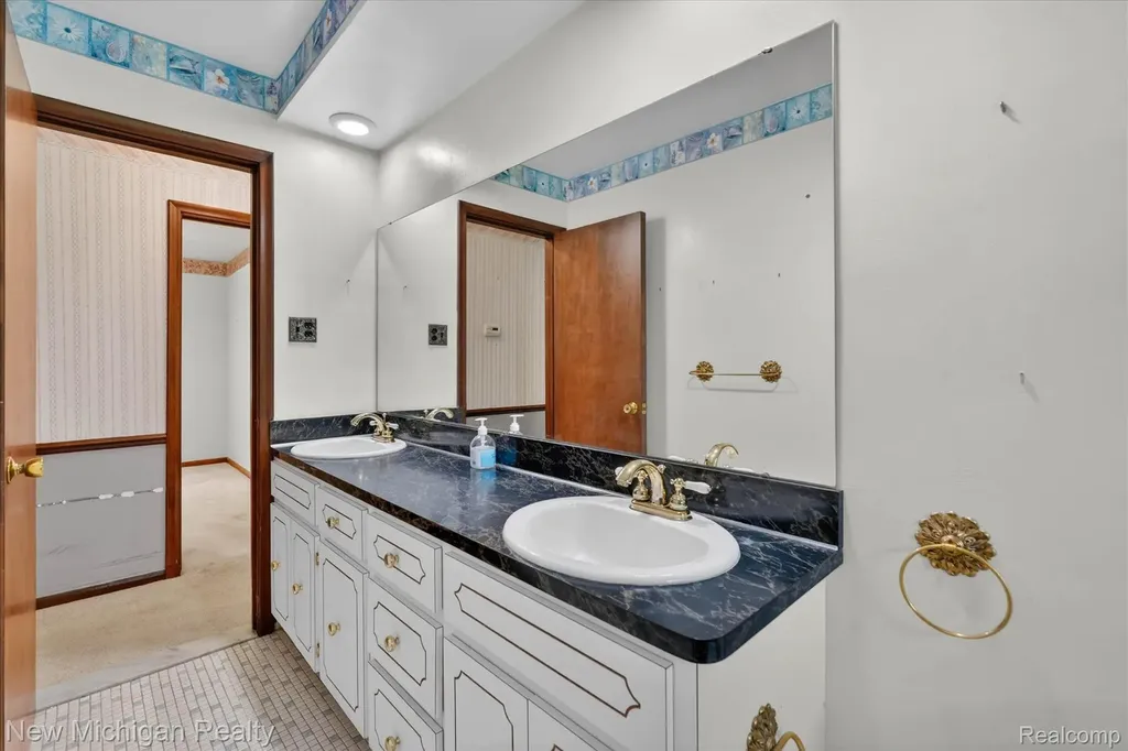1325 Pine Grove Lane Milford Charter Township MI 48381