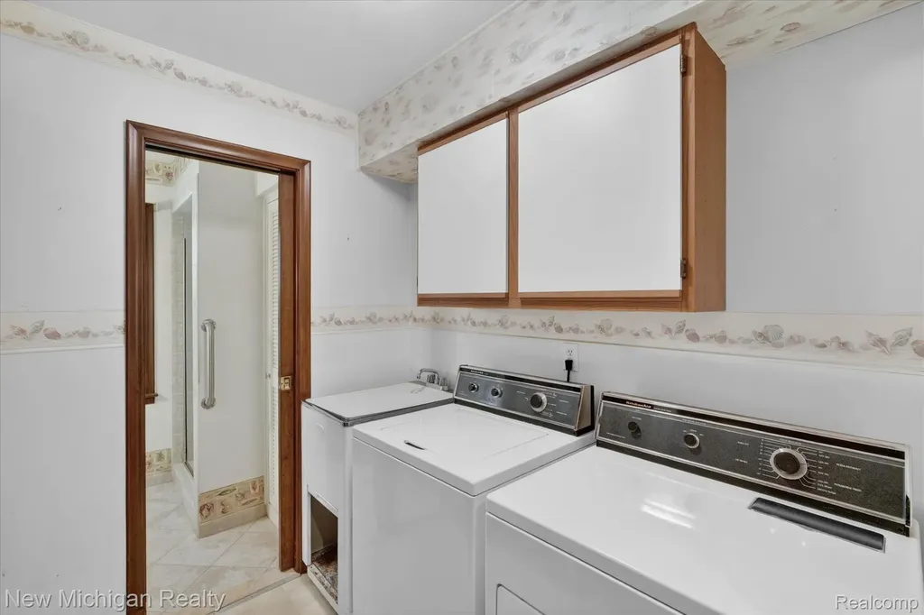 1325 Pine Grove Lane Milford Charter Township MI 48381