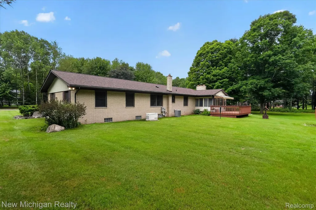 1325 Pine Grove Lane Milford Charter Township MI 48381