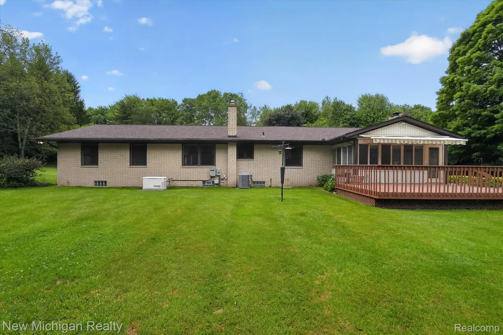 1325 Pine Grove Lane Milford Charter Township MI 48381