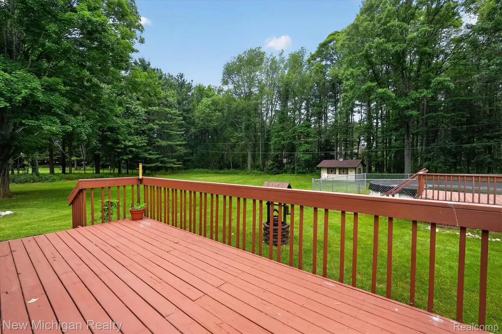 1325 Pine Grove Lane Milford Charter Township MI 48381