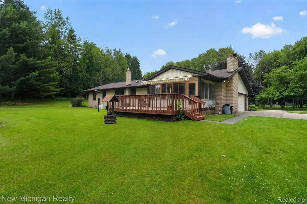 1325 Pine Grove Lane Milford Charter Township MI 48381