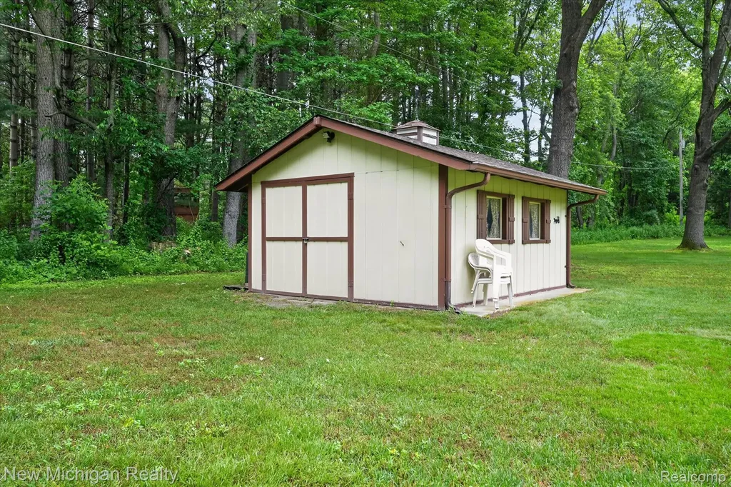 1325 Pine Grove Lane Milford Charter Township MI 48381