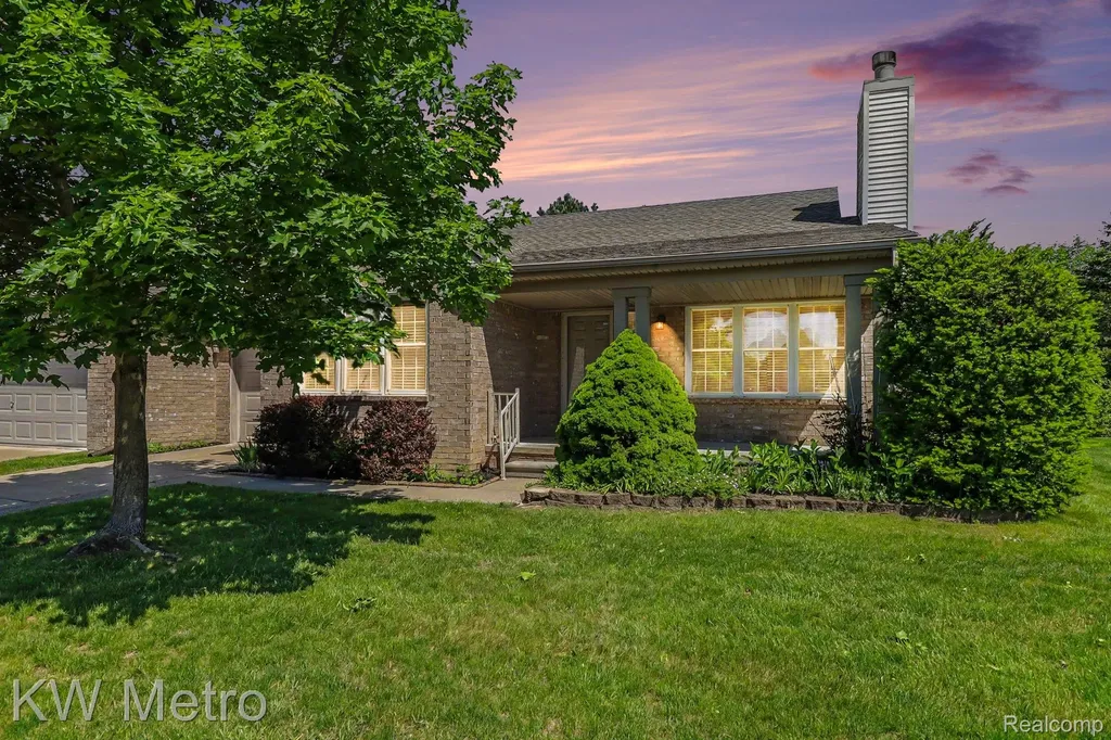 41273 Greenspire Drive Clinton Charter Township MI 48038