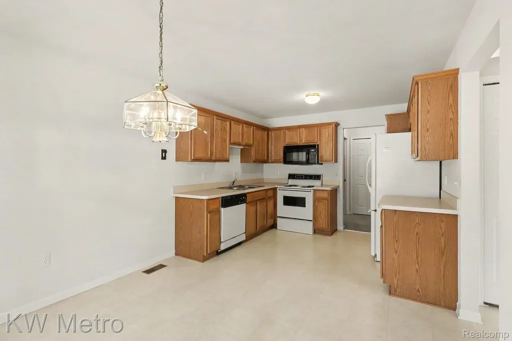 41273 Greenspire Drive Clinton Charter Township MI 48038