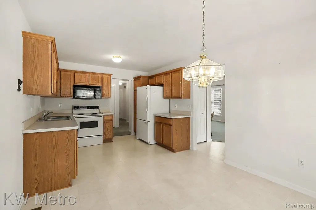 41273 Greenspire Drive Clinton Charter Township MI 48038