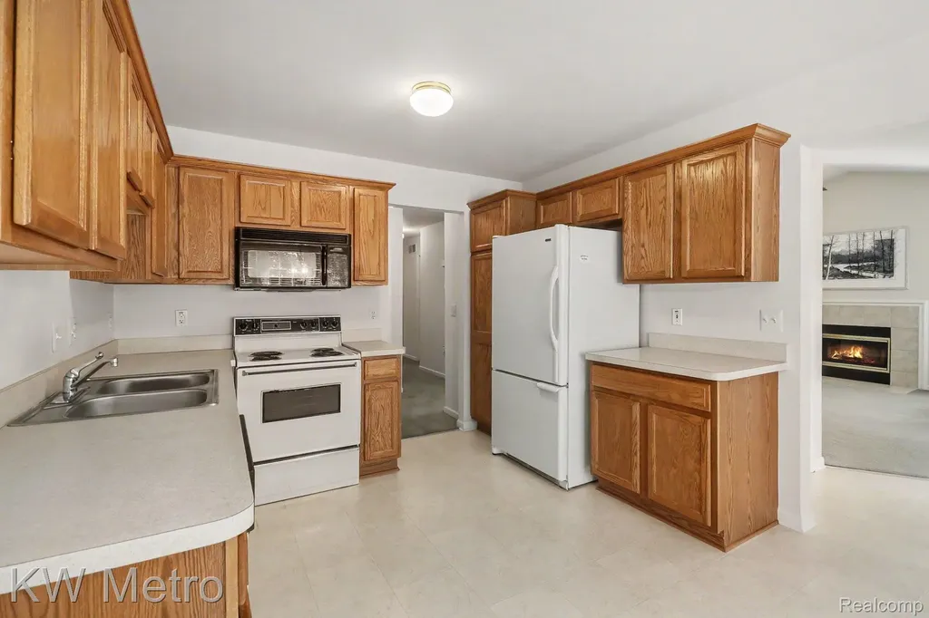 41273 Greenspire Drive Clinton Charter Township MI 48038