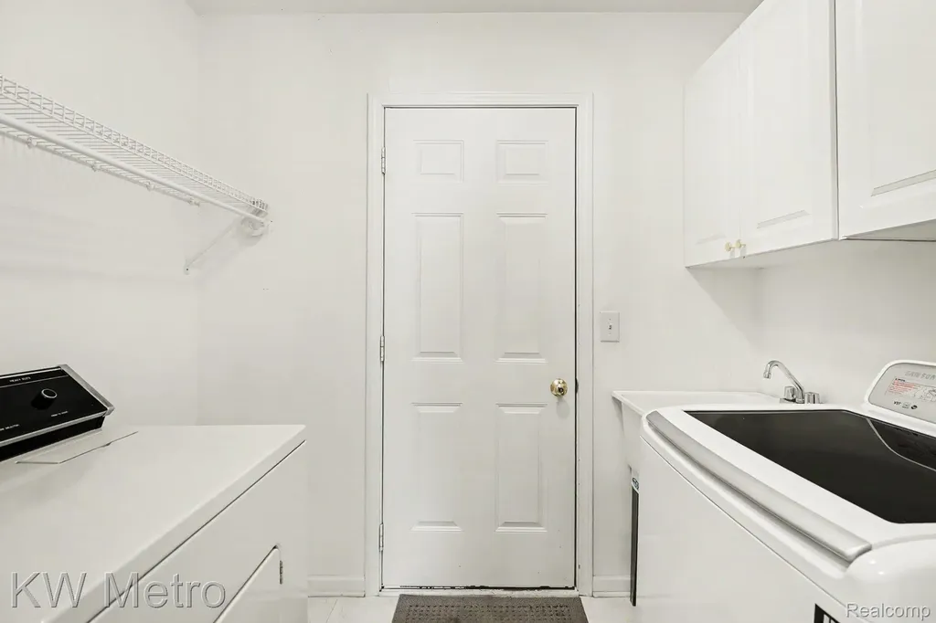 41273 Greenspire Drive Clinton Charter Township MI 48038