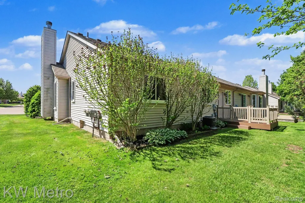 41273 Greenspire Drive Clinton Charter Township MI 48038