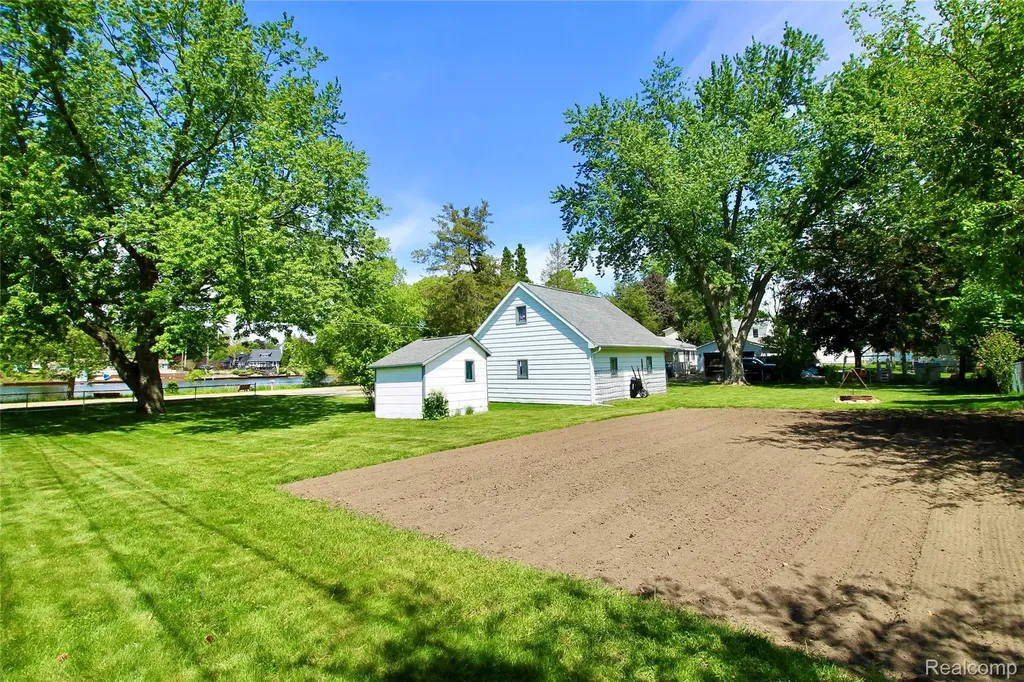 306 Tickner Street Linden City MI 48451