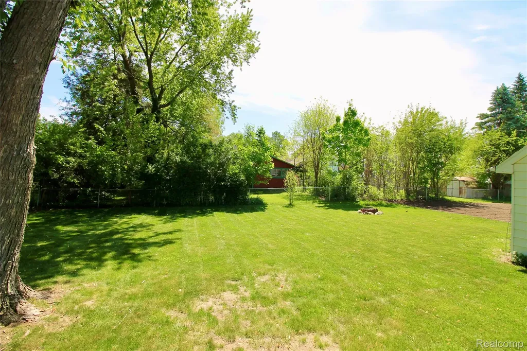 306 Tickner Street Linden City MI 48451