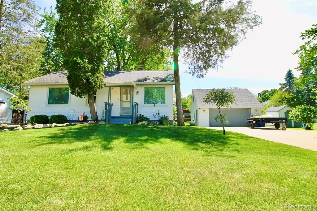 306 Tickner Street Linden City MI 48451
