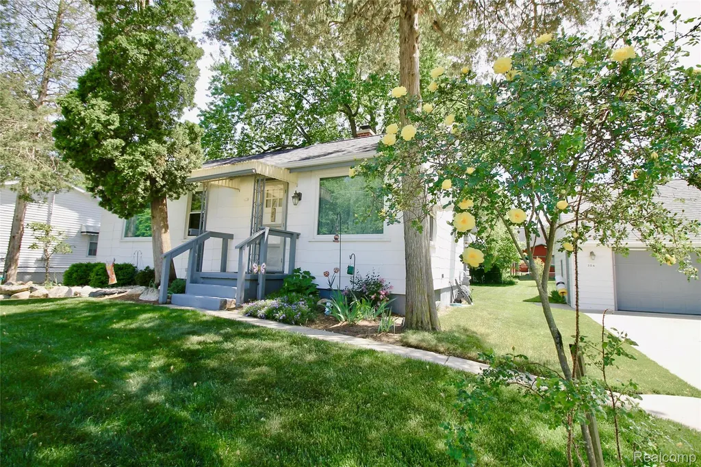 306 Tickner Street Linden City MI 48451