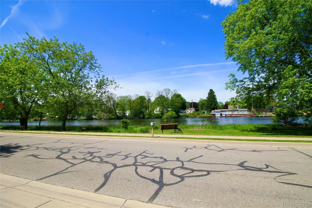 306 Tickner Street Linden City MI 48451