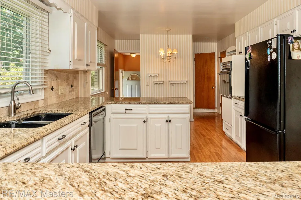 1314 Hollywood Drive Monroe City MI 48162