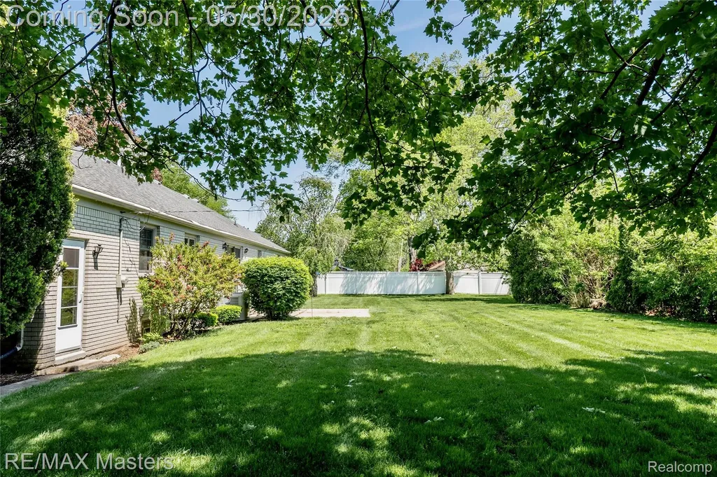 1314 Hollywood Drive Monroe City MI 48162