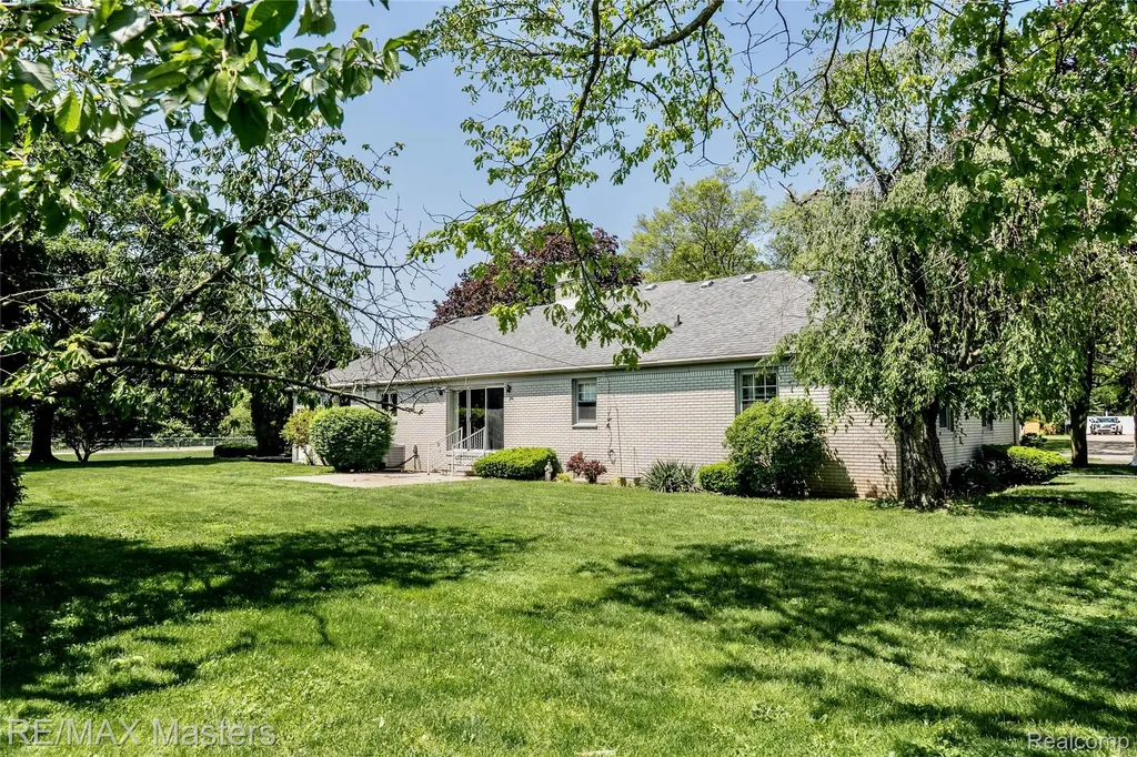 1314 Hollywood Drive Monroe City MI 48162