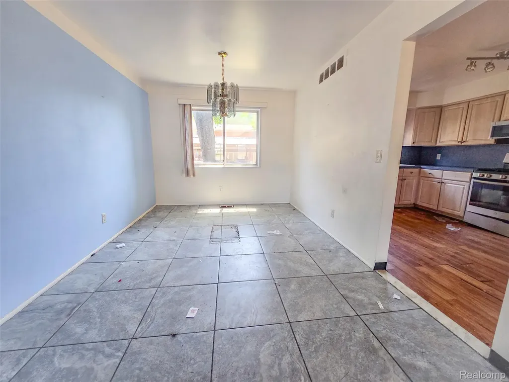 19942 Vernier Road Harper Woods City MI 48225
