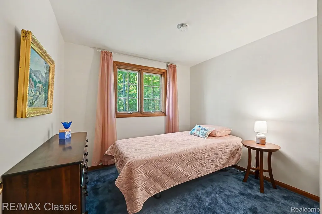 23493 Cora Avenue Farmington Hills City MI 48336