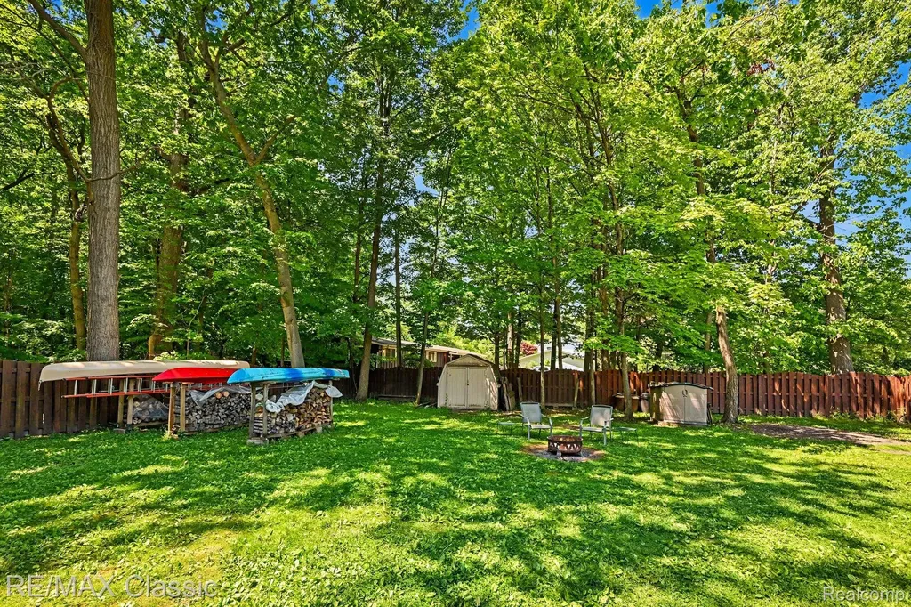 23493 Cora Avenue Farmington Hills City MI 48336