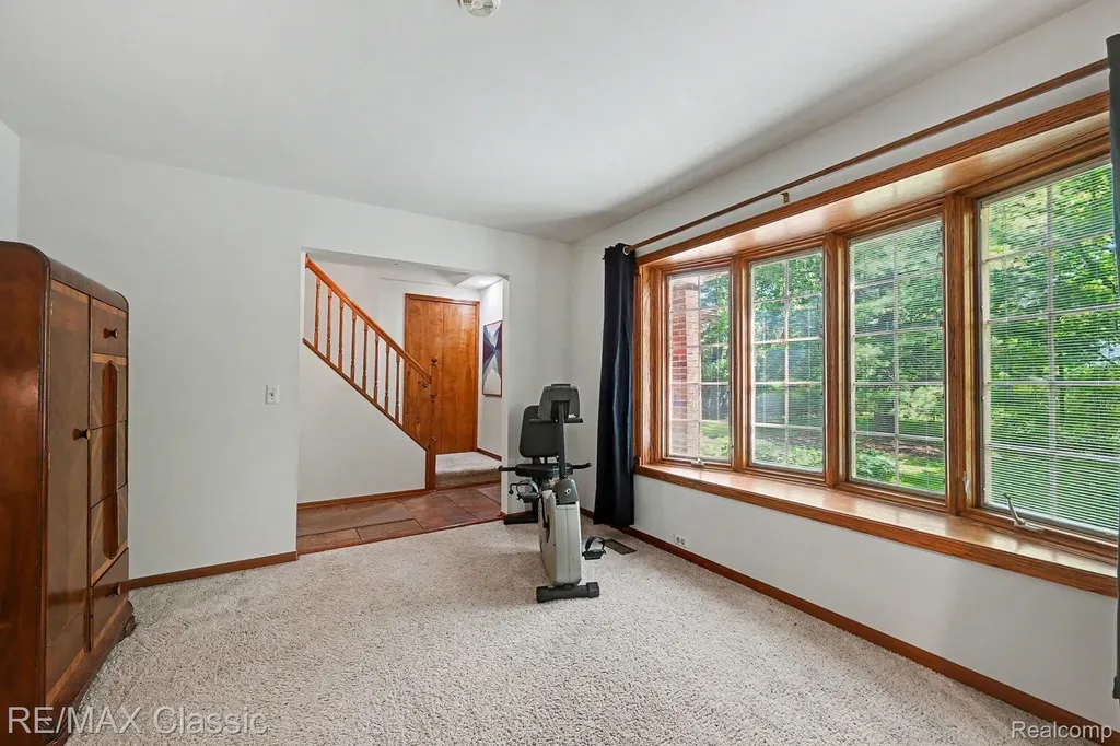23493 Cora Avenue Farmington Hills City MI 48336