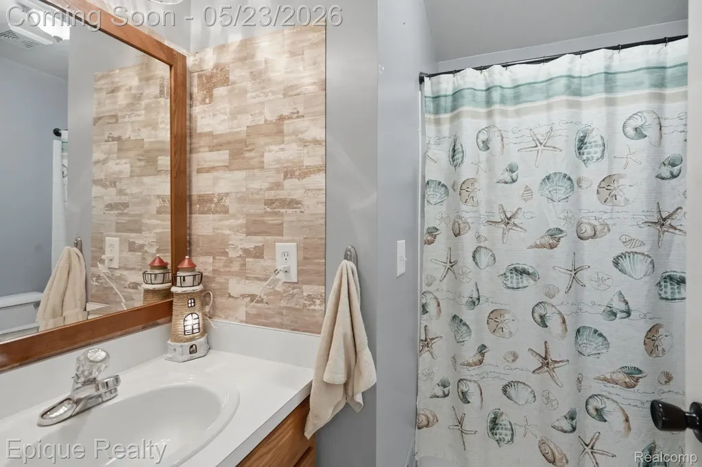 238 Quail Drive Capac Village MI 48014